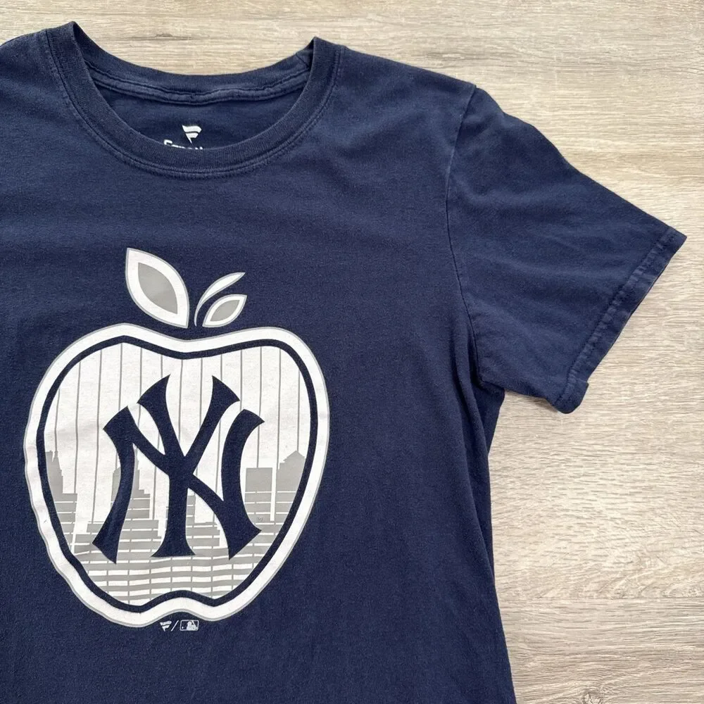 New York Yankees Shirt Big Apple Logo Women's Blue Fanatics Small Cotton Tee